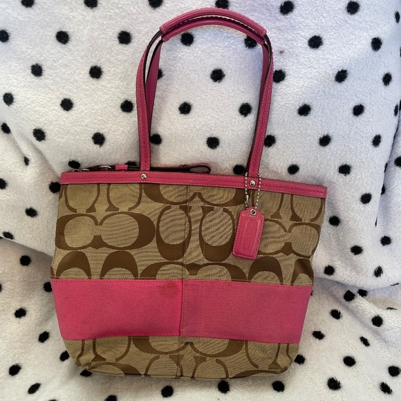 Coach Handbags - Coach Bag